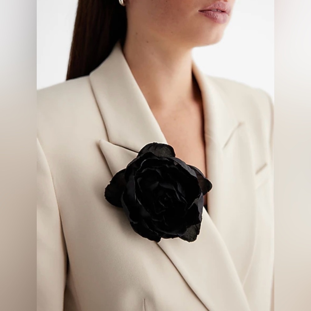 NEW Express Women’s Cream Double Breasted Removable Corsage Blazer Size XL - Picture 4 of 13